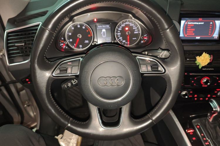 Used Audi Q5 2015 40 TFSI Technology Edition Steering Wheel