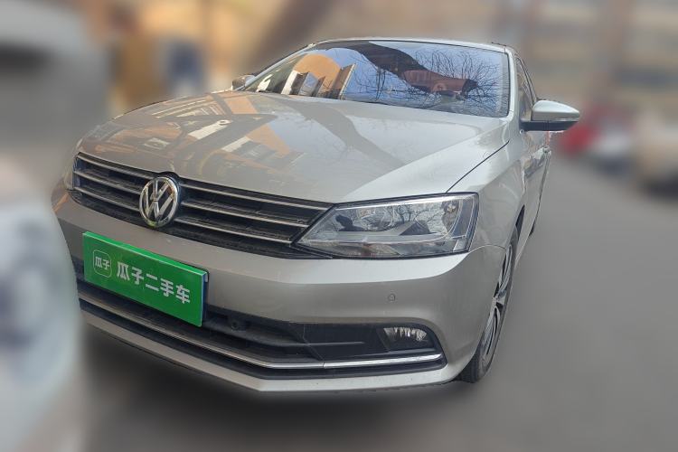 Used Volkswagen Sagitar 2015 230TSI Automatic Luxury Model
