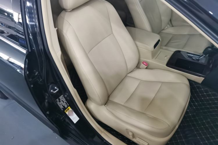 Used Toyota Camry 2015 2.0G Premier Edition
