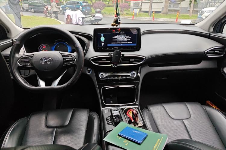 Used Hyundai Santa Fe 2020 380 TGDi Automatic Two-Wheel Drive GLS Luxury Edition Center Console