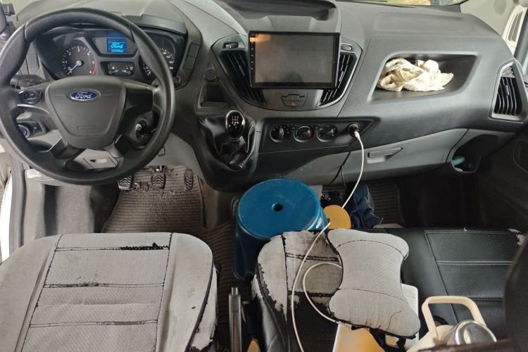 Used Ford Transit 2019 2.0T Diesel Multi-Purpose Commercial Vehicle Short Wheelbase Low Roof 6-Seater China VI Standard