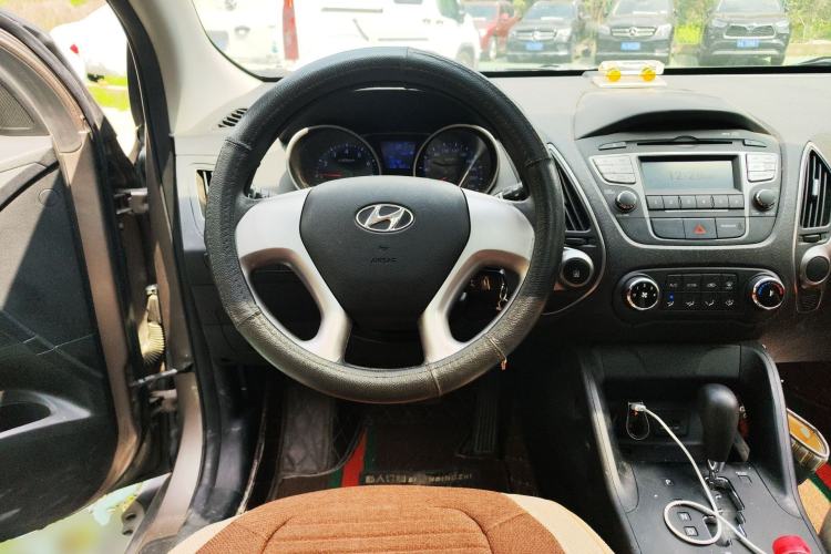 Used Hyundai ix35 2012 2.0L Automatic Two-Wheel Drive New Edition GL
