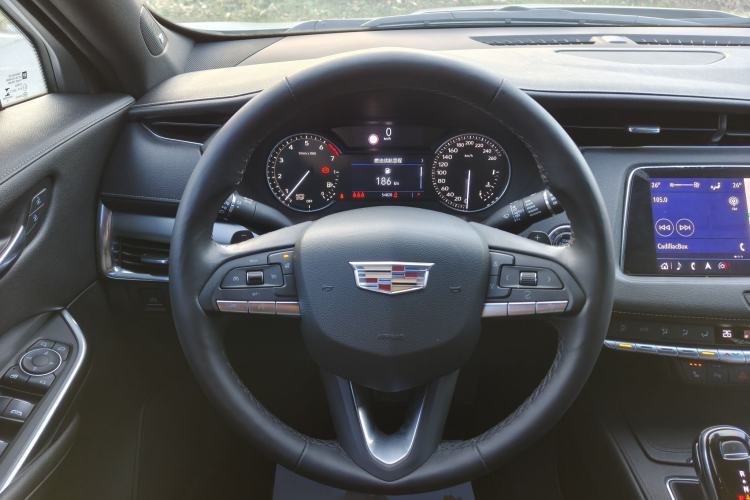 Used Cadillac XT4 2020 28T Two-Wheel-Drive Leading Version