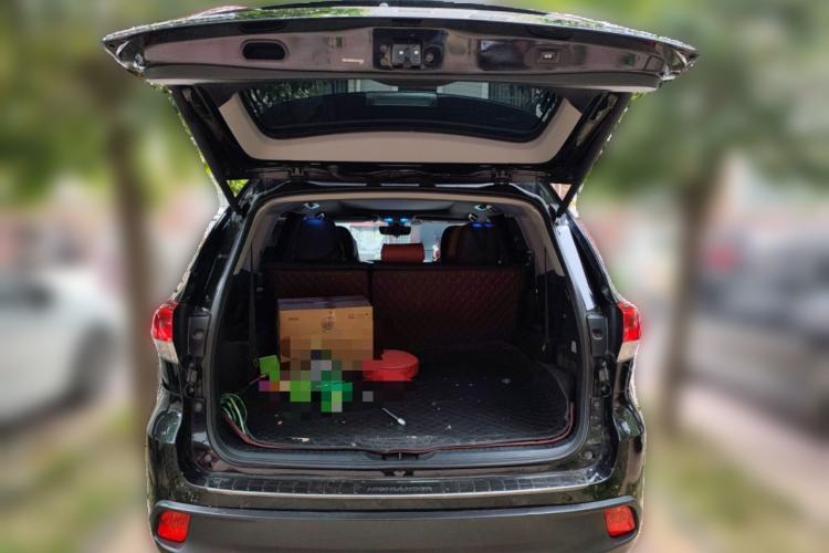 Used Toyota Highlander 2018 2.0T Four-Wheel Drive Luxury Version 7 Seats China VI Standard Trunk