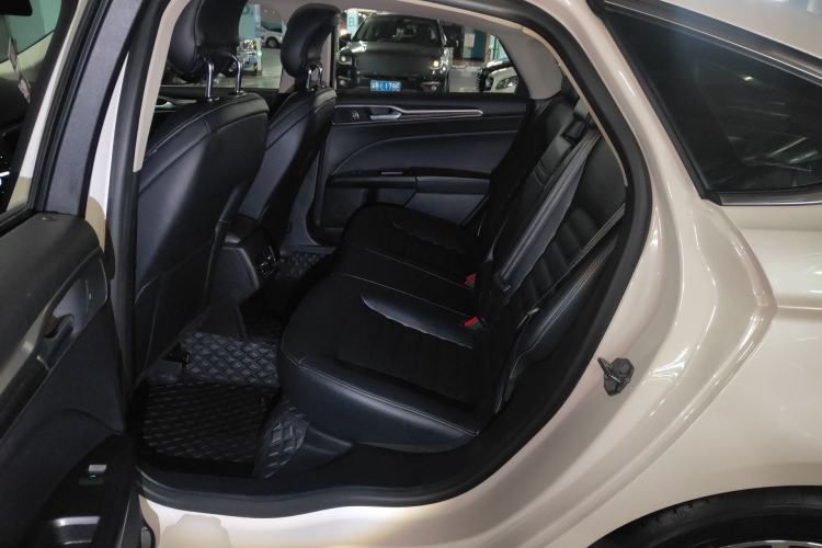 Used Ford Mondeo 2018 EcoBoost 180 Smart Control Fashion Model China V Standard Left Rear Seat