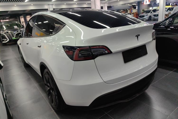 Used Tesla Model Y 2023 Rear-Wheel-Drive Version Exterior 2