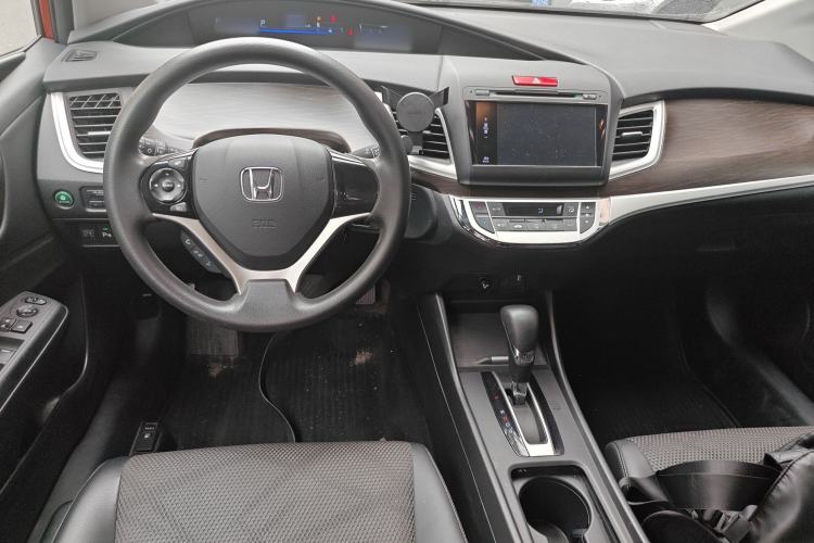 Used Honda Jade 2013 1.8L automatic Comfort version 5 seats Center Console