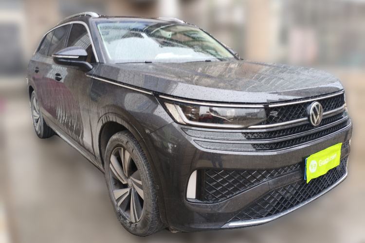 Used Volkswagen Tavendor 2024 380TSI All-Wheel-Drive R-Line Cruise Premium Edition Front Right 45 Deg