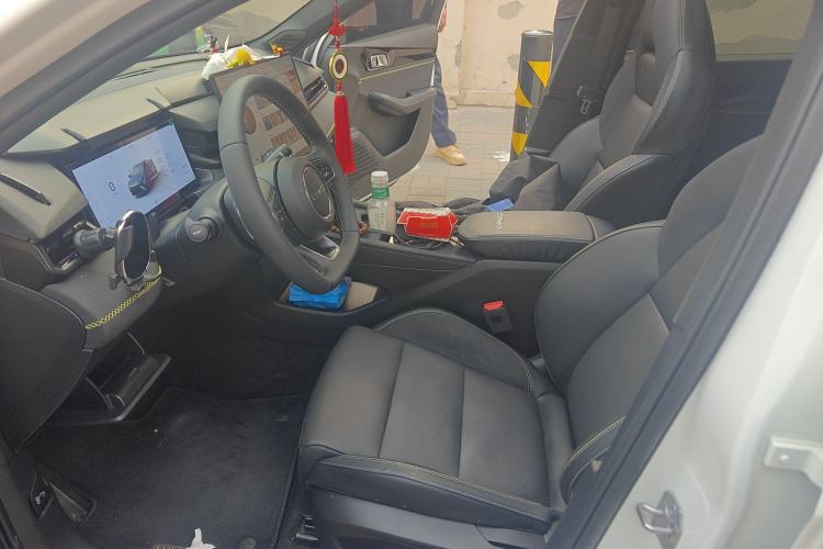 Used Lynk & Co 03 2025 1.5TD DCT Champion Edition Pro Left Front Seat