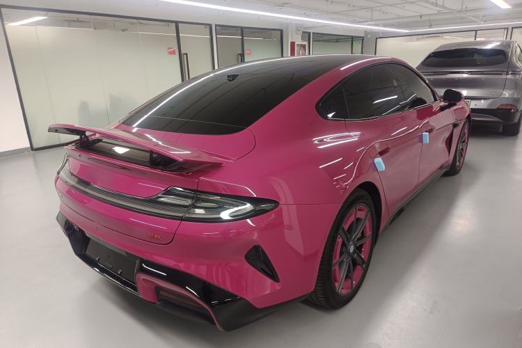 Used Xiaomi Auto SU7 2024 Four-Wheel Drive Ultra-Long Range Advanced Intelligent Driving Max Edition