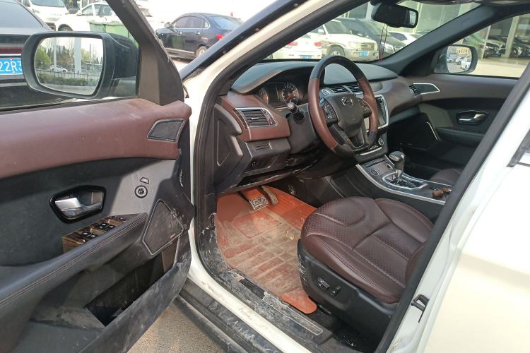 Used Land X7 2015 2.0T Panoramic Prestige Edition
