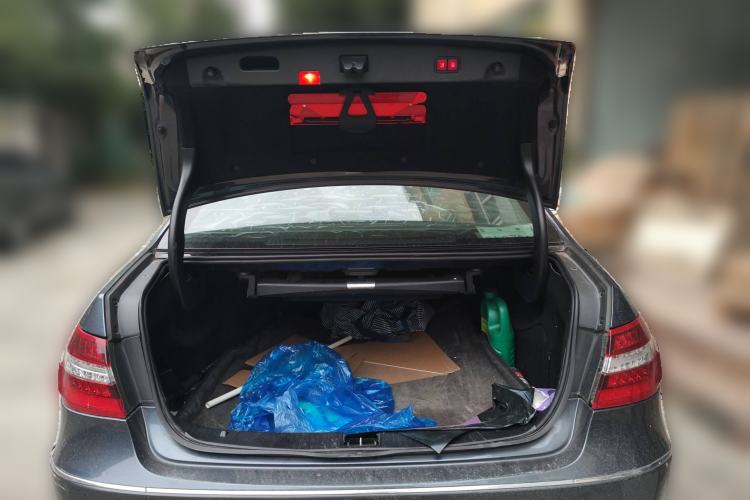 Used Mercedes-Benz E-Class 2010 E 300 L Fashion Model
