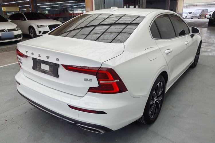 Used Volvo S60 2022 B4 Zhiyi Luxury Edition
