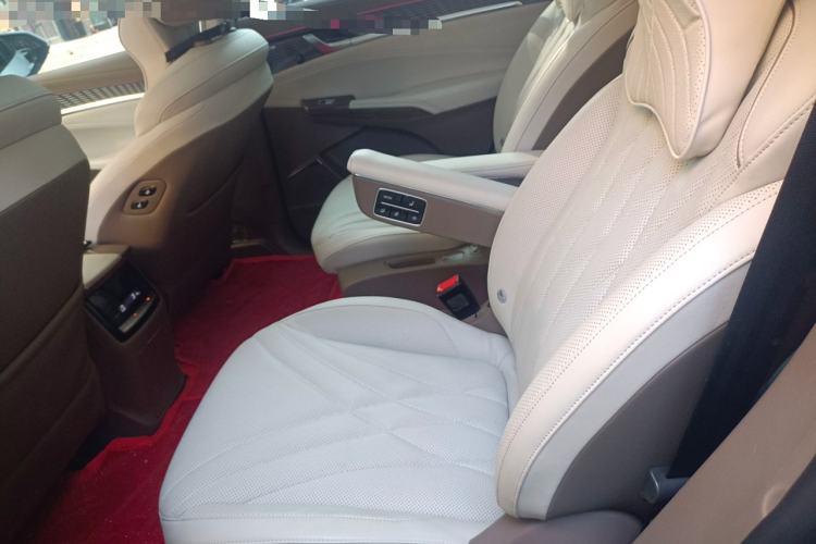 Used Roewe RX9 2023 2.0T Four-Wheel Drive Luxury Edition
