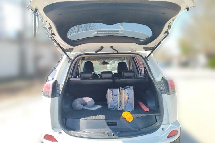 Used Toyota RAV4 2016 2.0L CVT Two-Wheel Drive Comfort Edition China V Standard Trunk