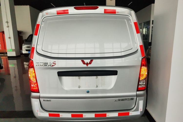 Used Wuling Rongguang S 2023 1.5L Basic Enclosed-Window Vehicle 2 Seats
