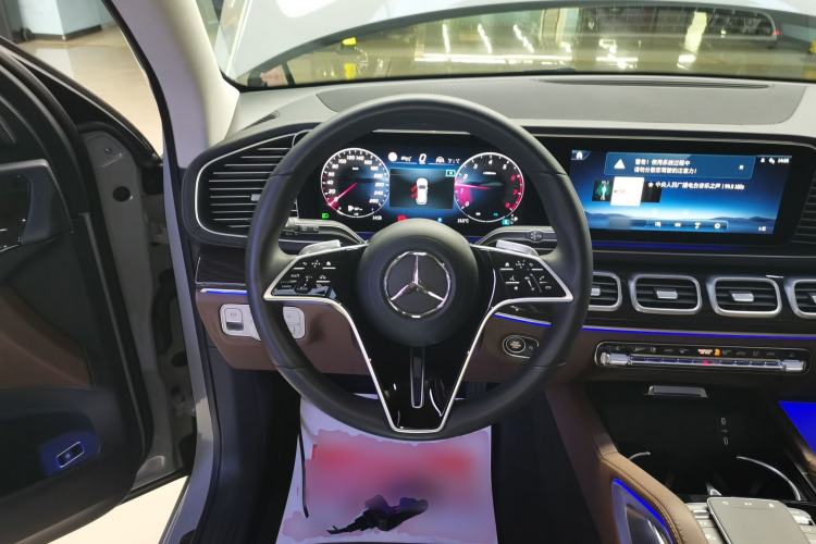 Used Mercedes-Benz GLE 2024 Refreshed GLE 350 4MATIC Stylish Edition Steering Wheel