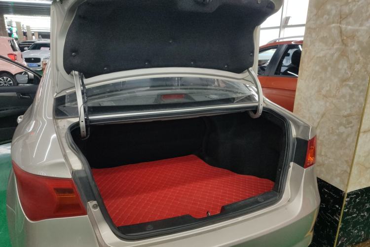 Used Roewe 350 2015 1.5L Manual Luxury Sunroof Edition