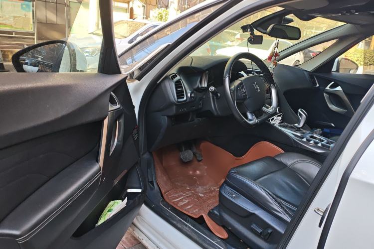 Used DS 5 2014 1.6T Luxury Edition THP160