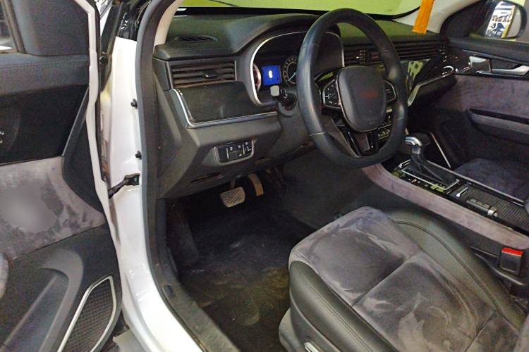 Used Sinotruk VGV U70 2020 1.5T Automatic Smart Luxury 7-Seater Driver Seat