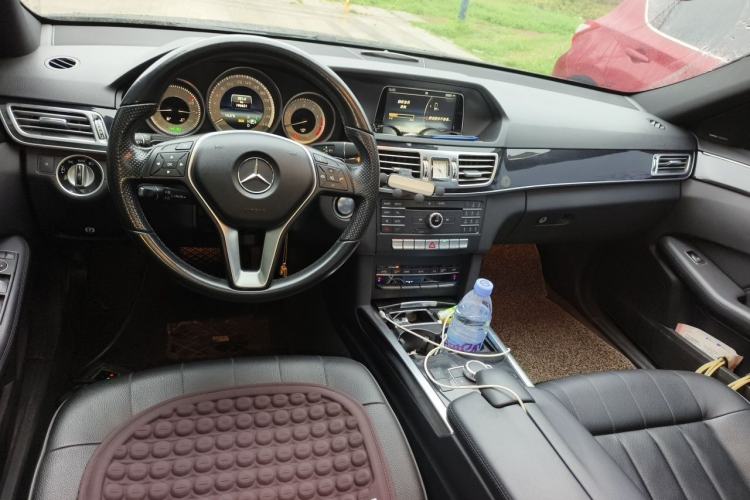 Used Mercedes-Benz E-Class 2015 Revised E 180 L Sport Edition Center Console