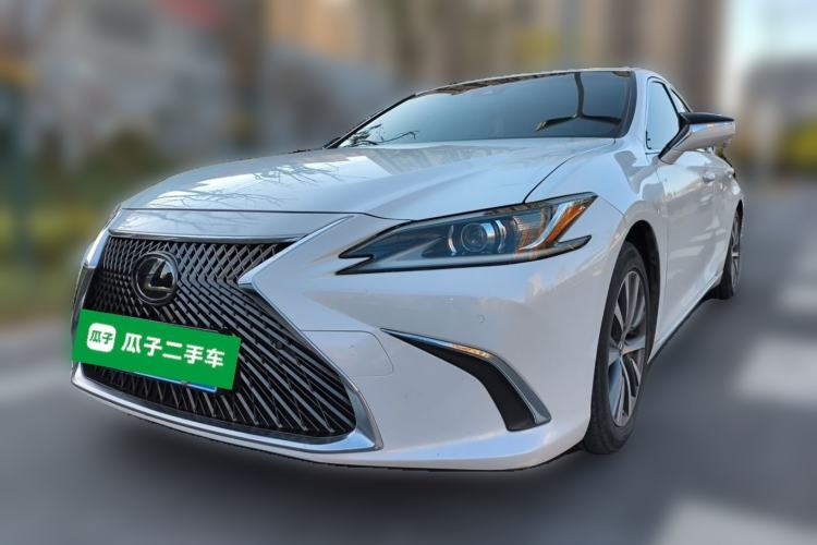 Used Lexus ES 2018 200 Excellence Edition China V Standard Guazi used car, China used car export, Used car for sale, Used cars, Cheapest cars for sale