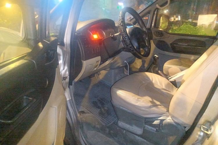 Used FORTHING Lingzhi 2013 M3 1.6L 7-Seater Luxury Model Driver Seat