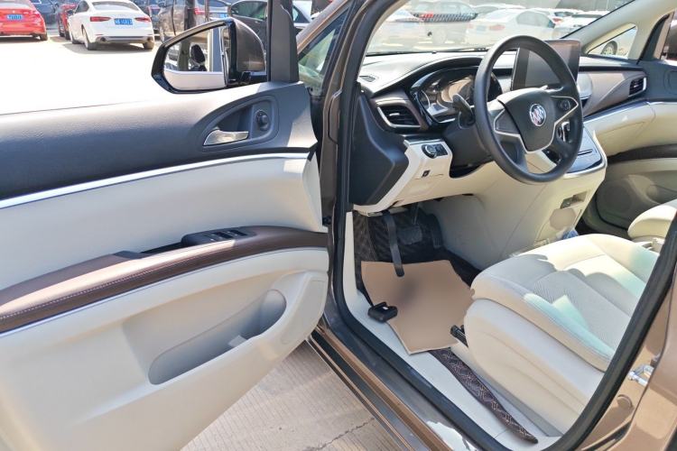 Used Buick GL8 2022 Land Cruiser Executive Class 652T Comfort Model