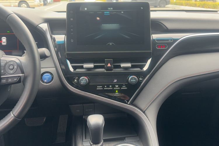 Used Toyota Camry 2021 Dual-Motor 2.5HG Luxury Edition Audio And AC Panel