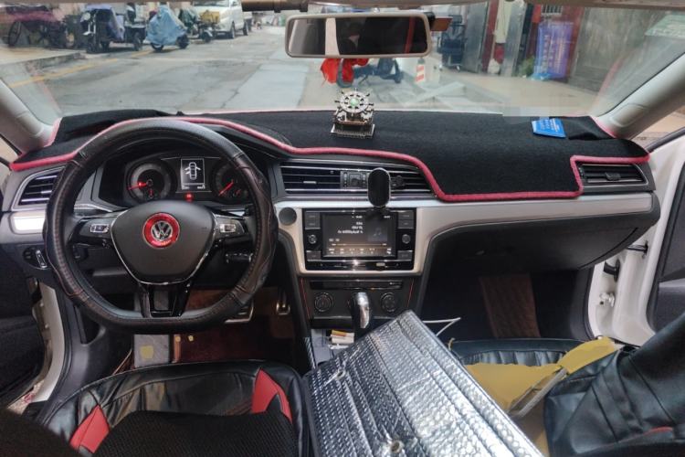 Used Volkswagen Lamando 2019 230TSI DSG Vision Edition China V Standard Center Console