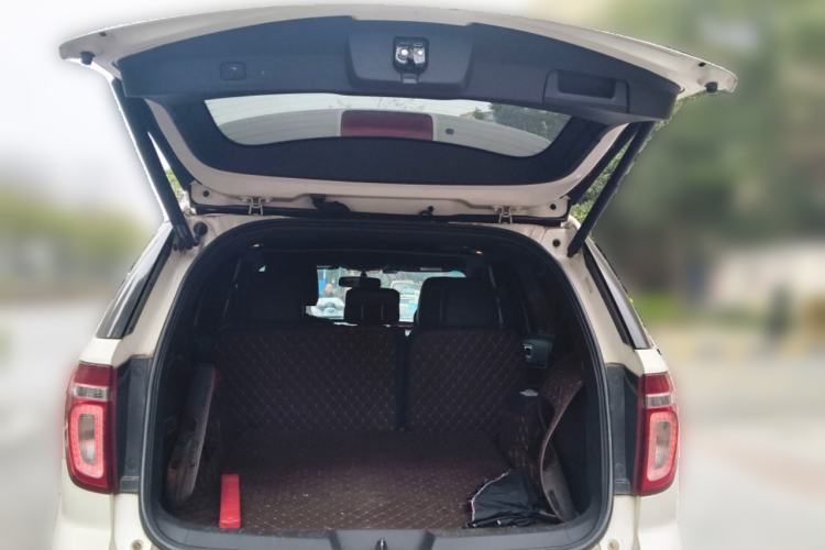 Used Ford Explorer 2013 3.5L Deluxe Model