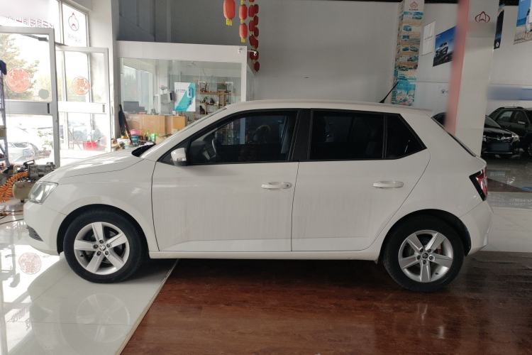 Used Skoda Fabia 2016 1.4L Automatic Car Enjoy Edition