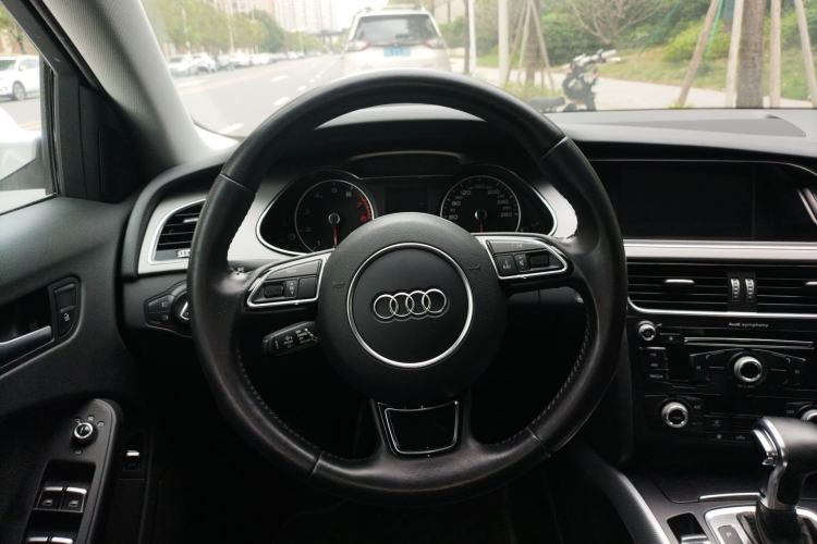 Used Audi A4L 2016 35 TFSI Collector's Edition Automatic Standard Model Steering Wheel