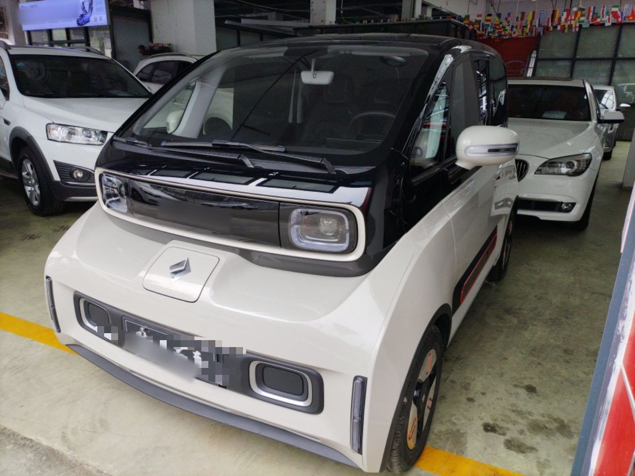 Под передней частью автомобиля