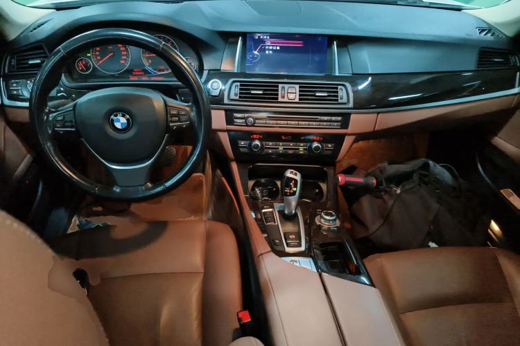 Used BMW 5 Series 2017 525Li Leading Model

