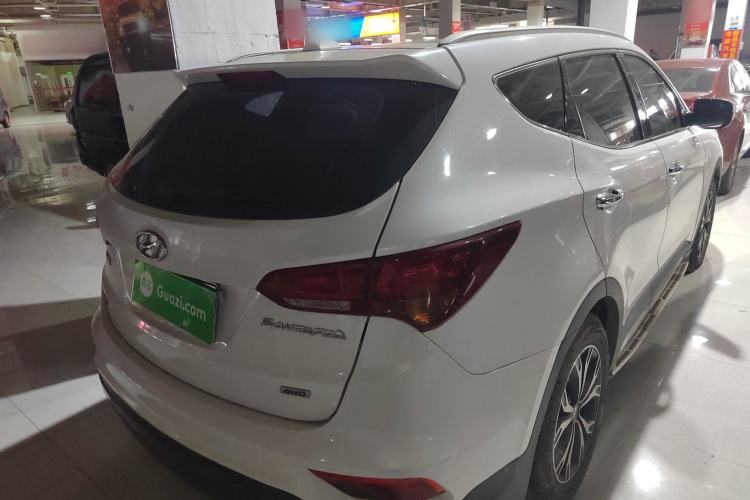 Used Hyundai Santa Fe 2017 2.0T Automatic All-Wheel Drive Smart 7-Seater Rear Right 45 Deg