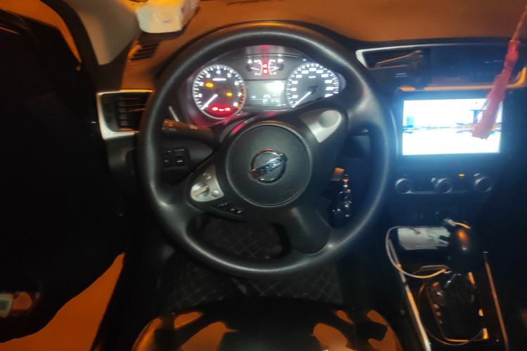 Used Nissan Sylphy 2022 Revised Version Classic 1.6XL CVT Luxury Edition Steering Wheel