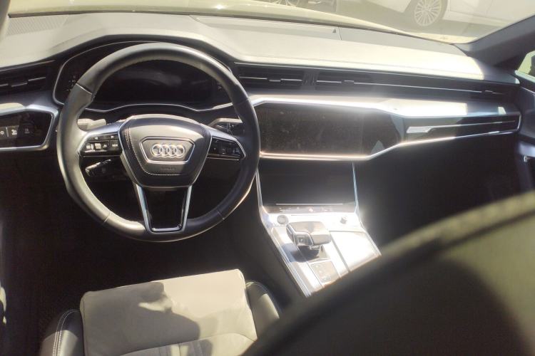 Used Audi A6L 2024 40 TFSI Luxury Dynamic Edition Center Console