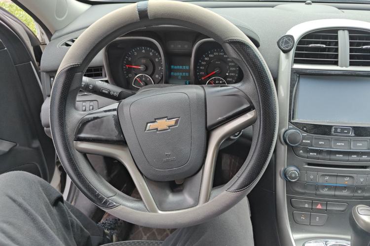 Used Chevrolet Malibu 2014 1.6T Automatic Comfort Edition Steering Wheel