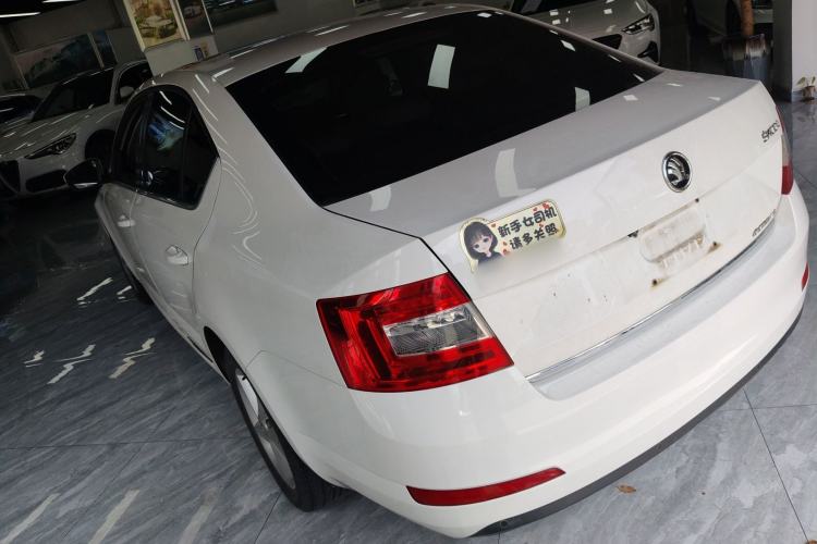 Used Skoda Octavia 2015 1.6L Automatic Yijun Edition Rear Left 45 Deg