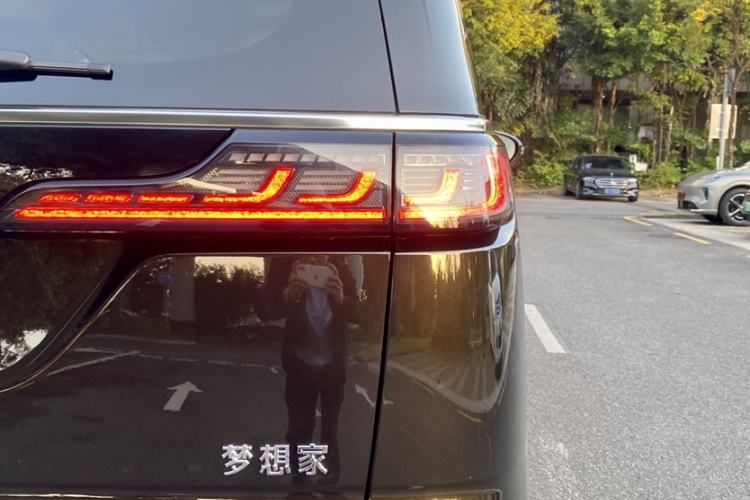 Used VOYAH Dream 2025 PHEV Four-Wheel-Drive Flagship Kunpeng Edition
