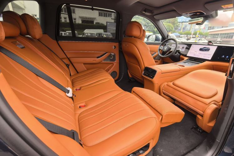 Used Hima AITO M8 2025 Extended-Range Max+ Version 53.4 kWh 5-Seater Edition
