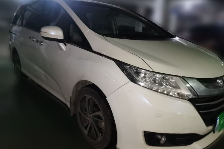 Used Honda Odyssey 2017 2.4L Luxury Edition Front Right 45 Deg