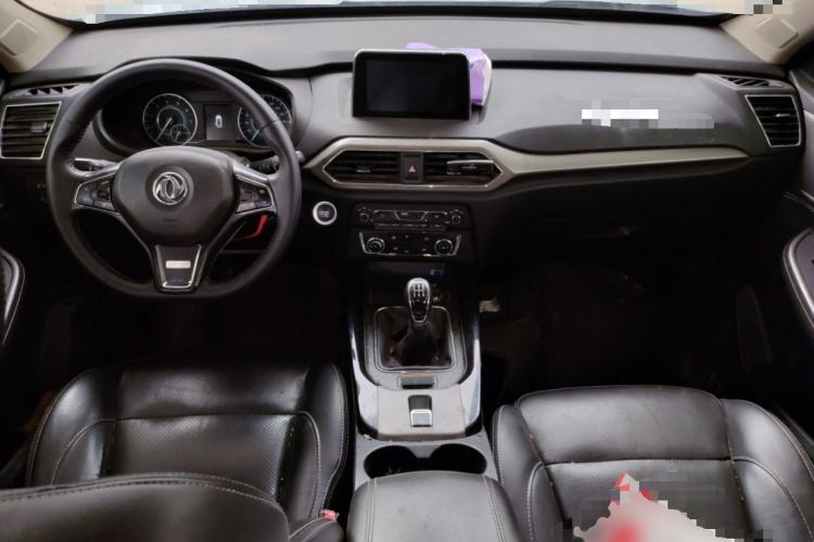 Used Dongfeng Fengon S560 2018 1.8L Manual Luxury 7-Seater Center Console