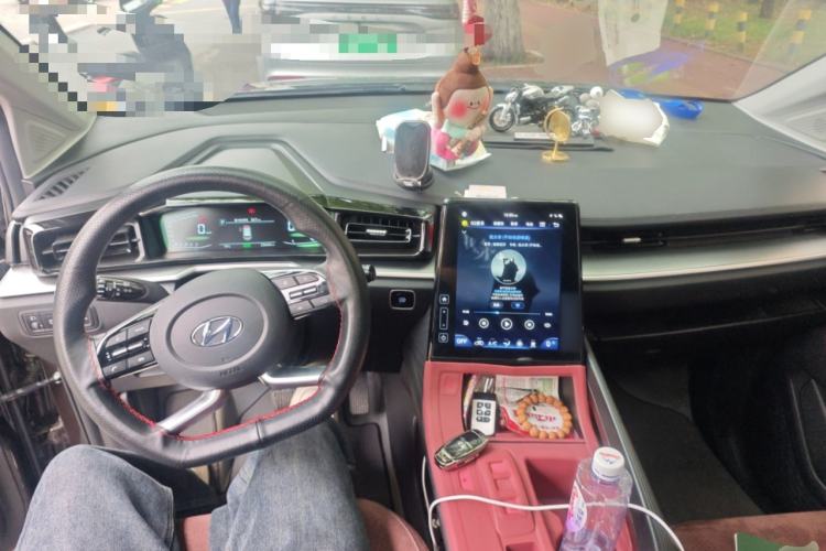 Used Hyundai Custo 2024 270TGDi LUX Prestige Edition Center Console