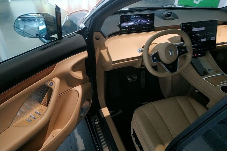 Used Hima Luxeed R7 2026 Model Range-Extending Ultra
