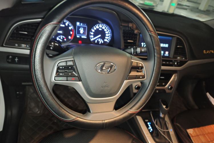 Used Hyundai Elantra (6th Generation / Lingdong) 2018 1.6L Automatic 15th Anniversary Special Edition Steering Wheel