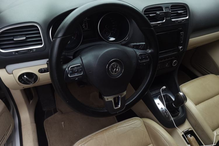 Used Volkswagen Golf 2012 1.4TSI Automatic Luxury Edition
