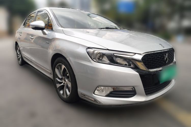 Used DS 5LS 2014 1.6T Luxury Edition THP160 Front Right 45 Deg