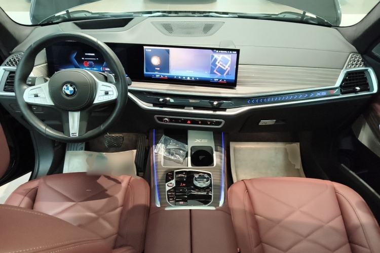 Used BMW X5 2023 xDrive 40Li M Sport Night Edition Package Center Console